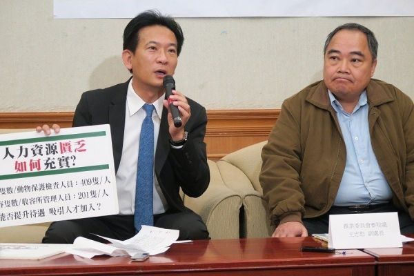 立委修法寵物棄養 開罰10萬起跳