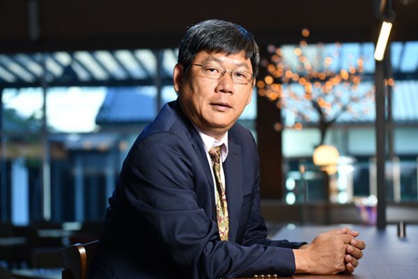 隱身峇里島火山旁的台灣之光　全球小丑魚價格他說了算